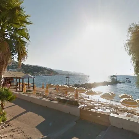 Roses Lauriers Apartmán Le Lavandou